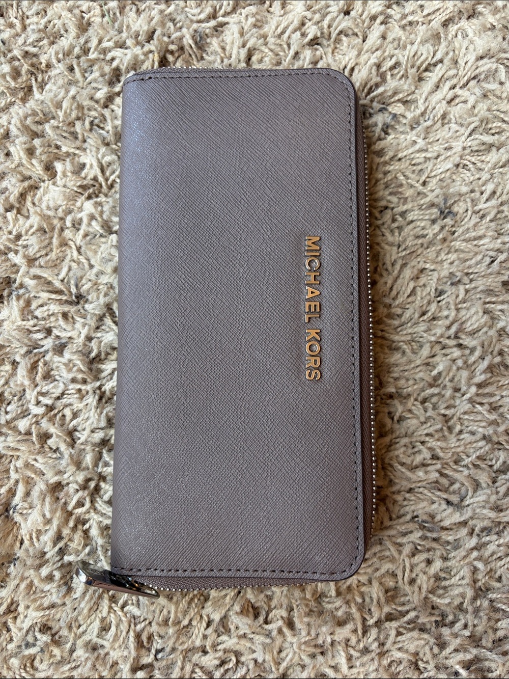 Michael Kors women’s  Zip Wallet in gray taupe with silver Logo